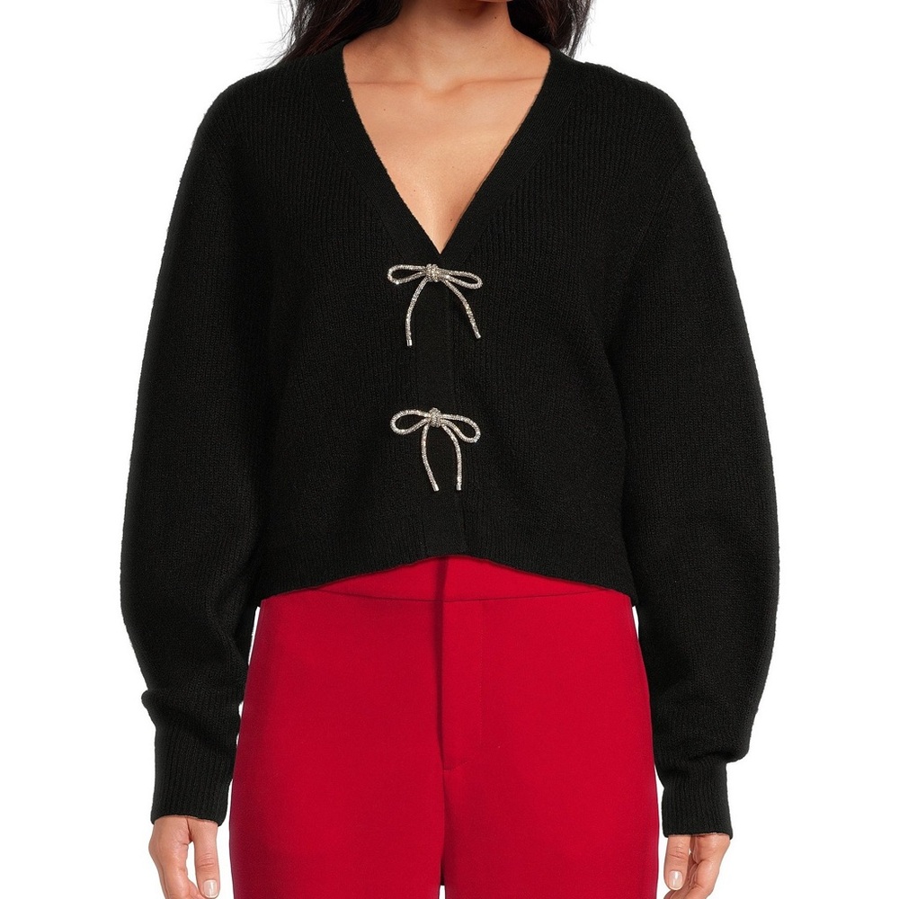 A loves A Black Bow Sweater